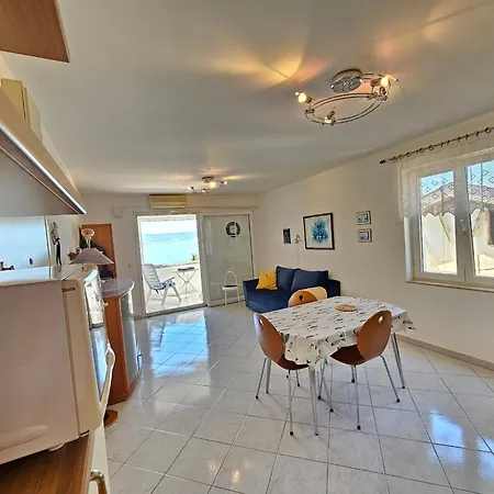 Direkt Am Fuer 2-3 Personen By Interhome * Novi Vinodolski