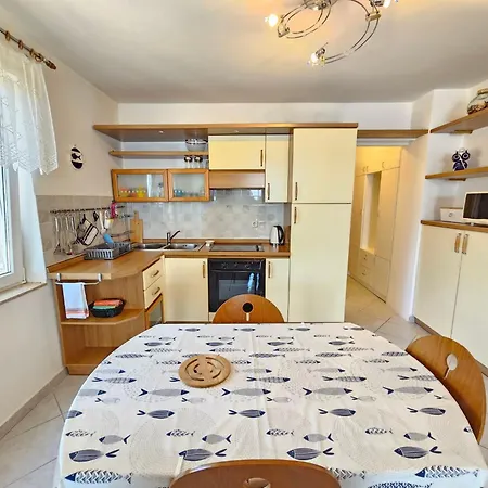 Direkt Am Fuer 2-3 Personen By Interhome Lejlighed Novi Vinodolski