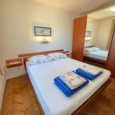 Lejlighed Direkt Am Fuer 2-3 Personen By Interhome Novi Vinodolski